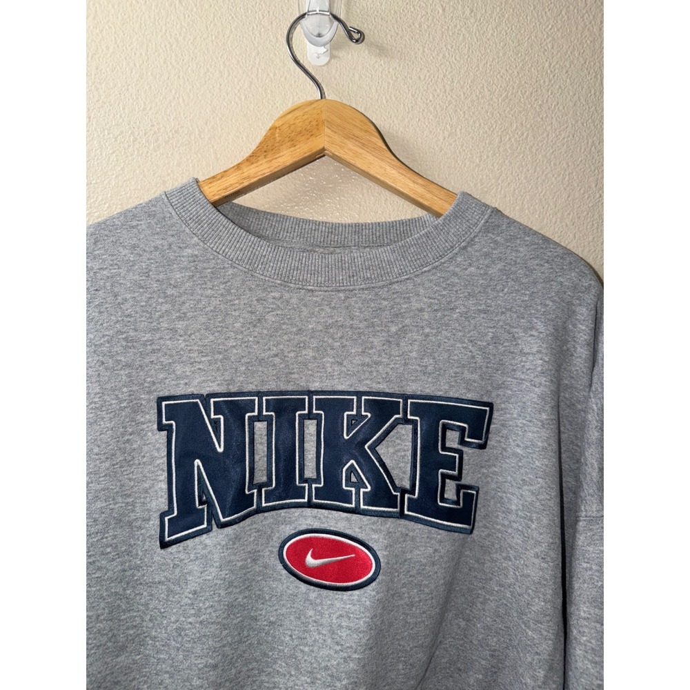 Women's Nike Cropped Oversized Sweatshirt Size Medium - Picture 2 of 4